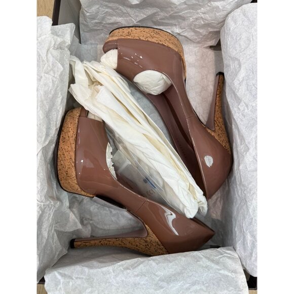 Women's Gucci 'Bernice' Patent Leather Peep-Toe Platform Pump, size 37 (EU) - Picture 13 of 16